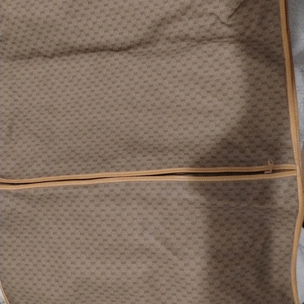 Gucci - Picture 8 of 12